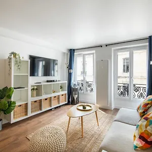 Super - Sentier - Air Conditioning , Paris France